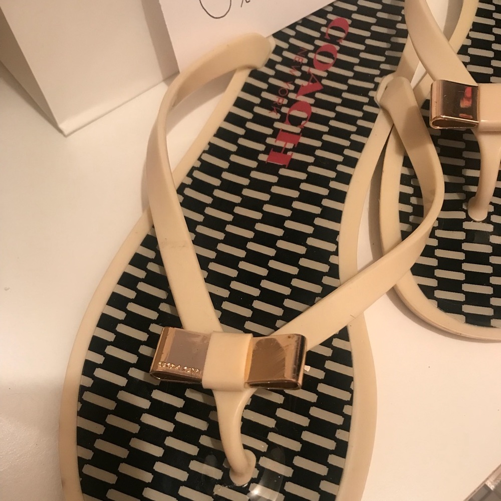 Coach sandals size 8